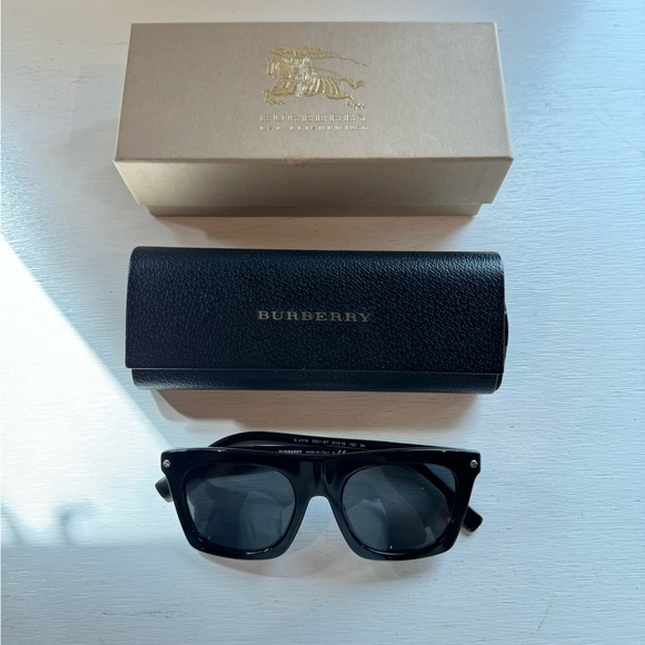 Burberry Sunglasses BE4318 - Picture 10 of 16